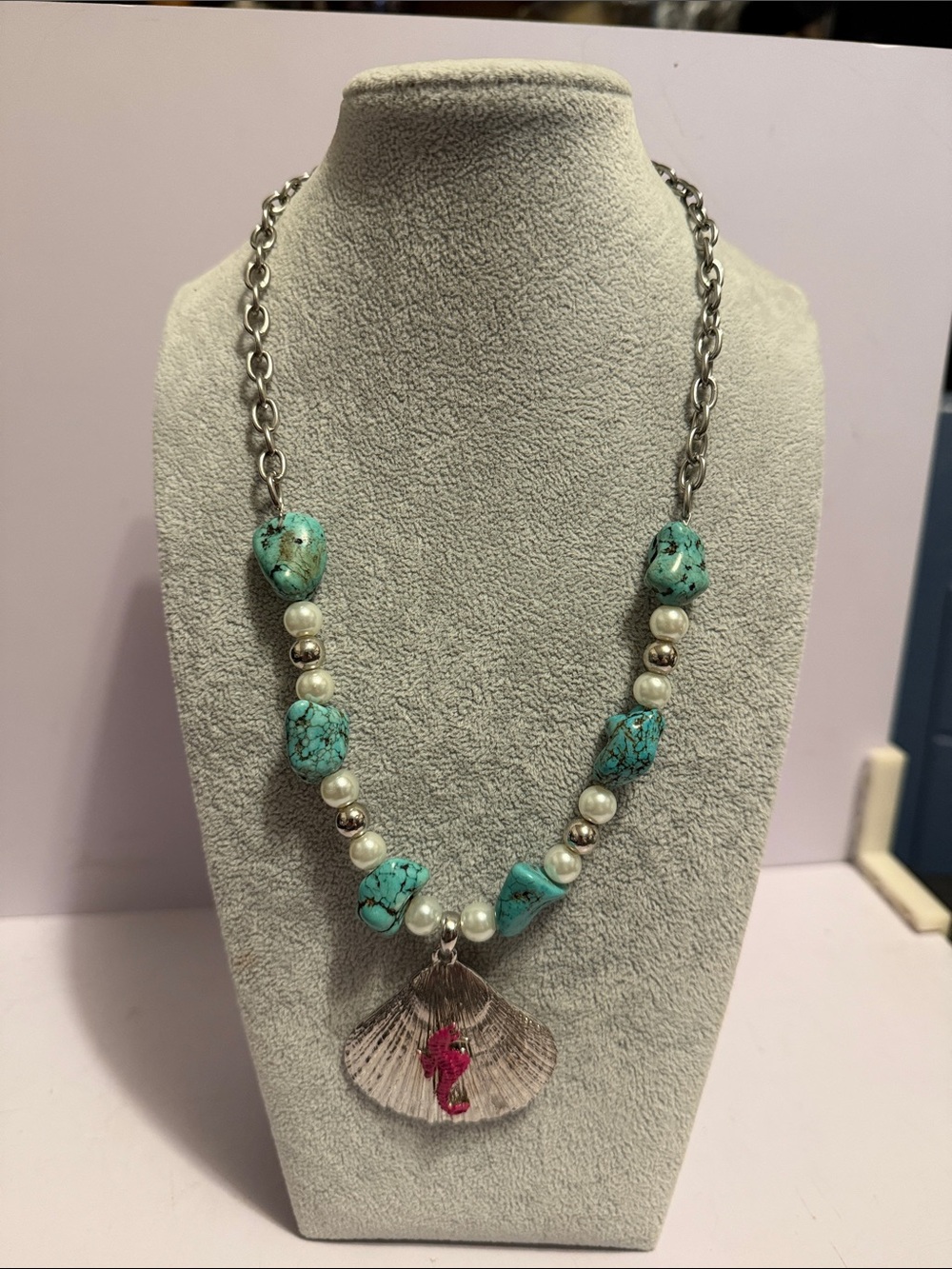 Elegant stone and faux Pearl Necklace